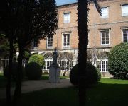 800px-Valladolid_colegio_San_Jose_patio_interior_lou